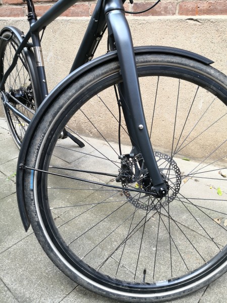 Das Wingee ist ein optimiertes Aluminium Schutzblech, das dank seiner enormen Stabilität gleichzeitig als Gepäckträger fungiert.